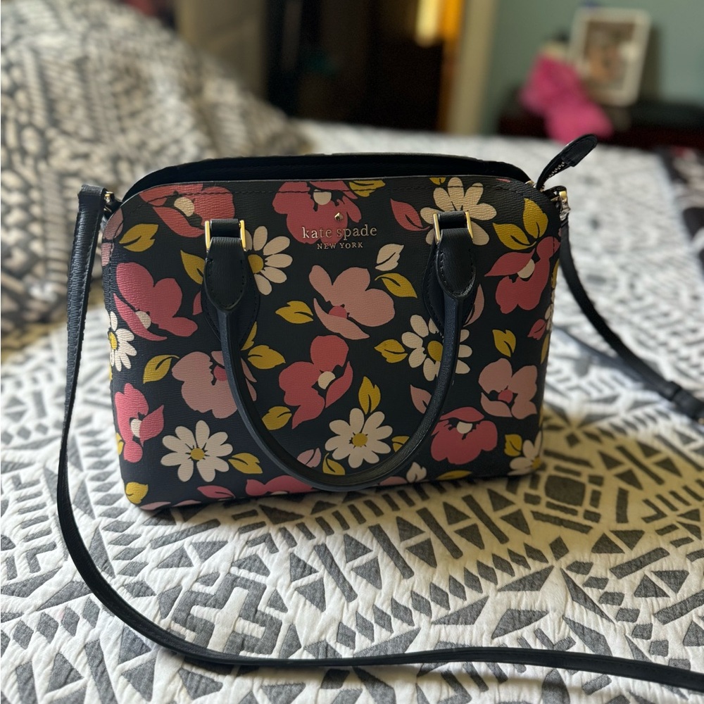 Kate Spade Darcy small/Medium Satchel/Crossbody bag